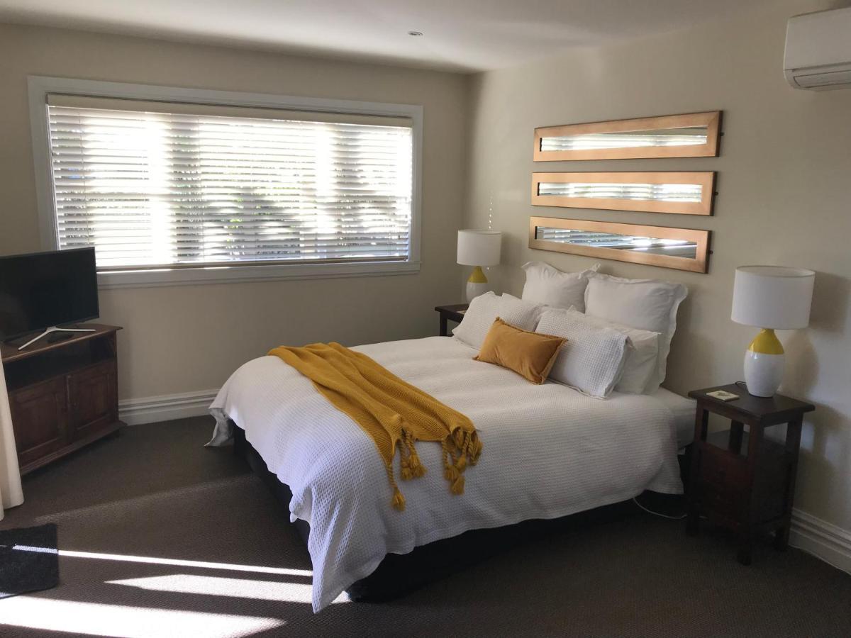 Pinot Villas Martinborough Esterno foto